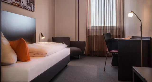غرفة مفردة، GS Hotel 2/13