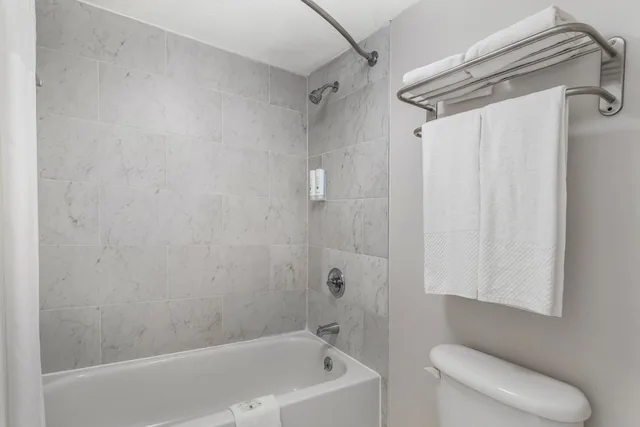 غرفة قياسية بسرير كوين للمدخنين، Quality Inn Andrews, NC 9/9