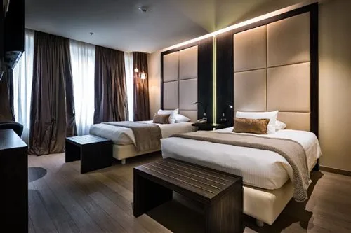 غرفة تنفيذية بسريرين منفصلين، Hotel The Square Milano Duomo 1/1