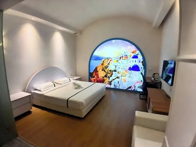 غرفة بسرير كوين، Top Holiday Hotel 2/7