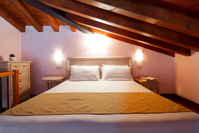 لوفت كلاسيكي بسريرين كوين بإطلالة على الحديقة مع أريكة، Domina Borgo Degli Ulivi 4/6