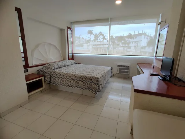 Standard, Street View, 2 Sofa، Hotel Aristos Acapulco 3/10