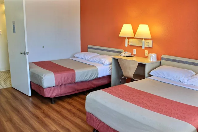 غرفة رباعية لذوي الإعاقة، Motel6 Coalinga, CA - East 3/8