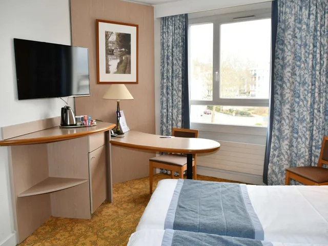 غرفة قياسية بسرير مزدوج بإطلالة على النهر، Mercure Nevers Pont De Loire 2/8