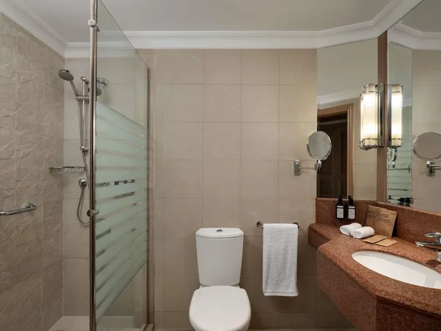 جناح جونيور بسرير كينج، Movenpick Taba 6/9