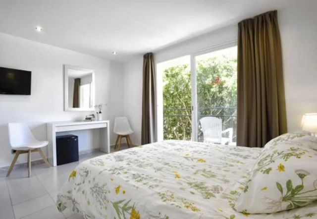 غرفة بريميوم بسرير مزدوج أو سريرين منفصلين بغرفة نوم واحدة، Gabarda Hotel 7/10