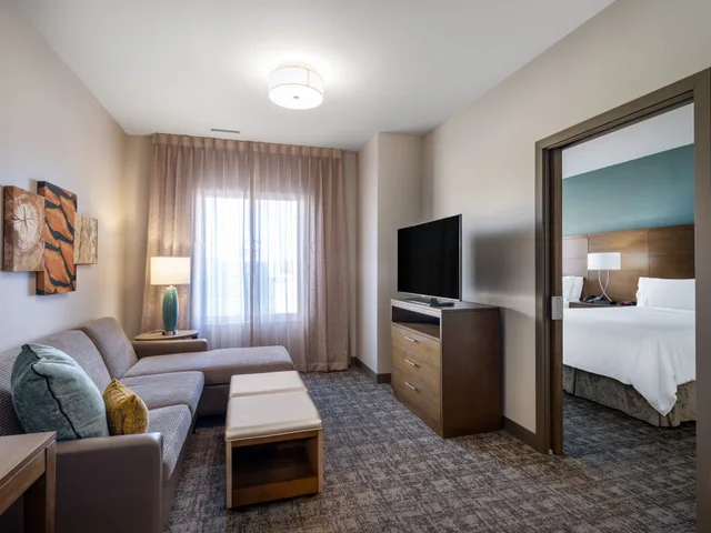 1 Bedroom, Suite, 2 Queen Beds, Staybridge Suites Sioux City Southeast 3/4
