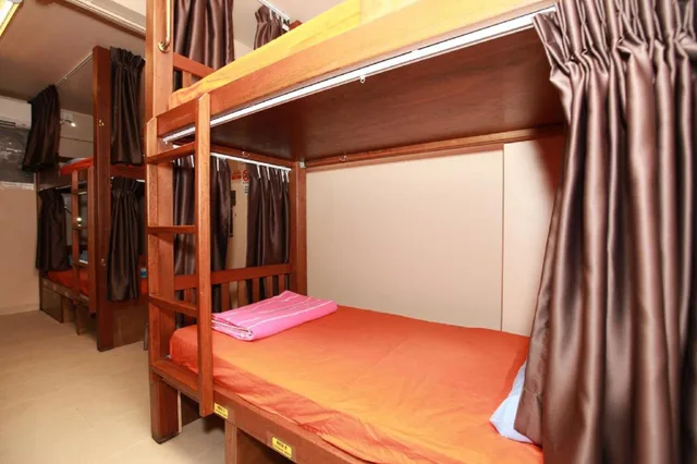 سكن مشترك مختلط بستة أسرّة، K Space Inn 569 2/3