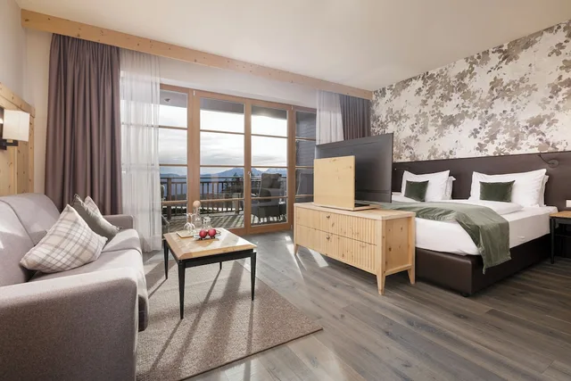 غرفة قياسية بسرير كينج مع أريكة، Chalet Mirabell 1/3