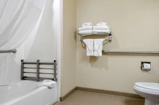 Room, Double Bed, Comfort Inn & Suites Covington - Mandeville 3/4