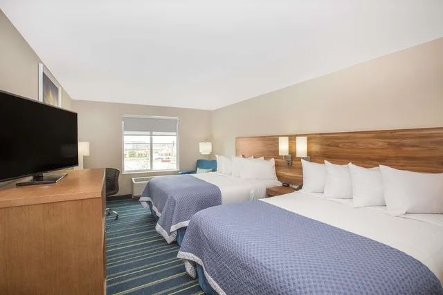 غرفة بسريرين كوين، Days Inn & Suites by Wyndham Kearney 1/6