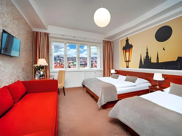 غرفة قياسية رباعية بسرير كوين، Metropolitan Old Town Hotel 1/1
