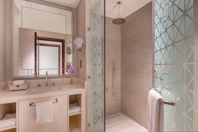 2 Bedrooms, Pool Side, Smoking، The St. Regis Marsa Arabia Island, The Pearl Qatar 7/10