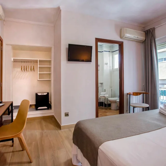 غرفة بسرير مزدوج أو سريرين منفصلين بشرفة، Hotel Ramis 10/10