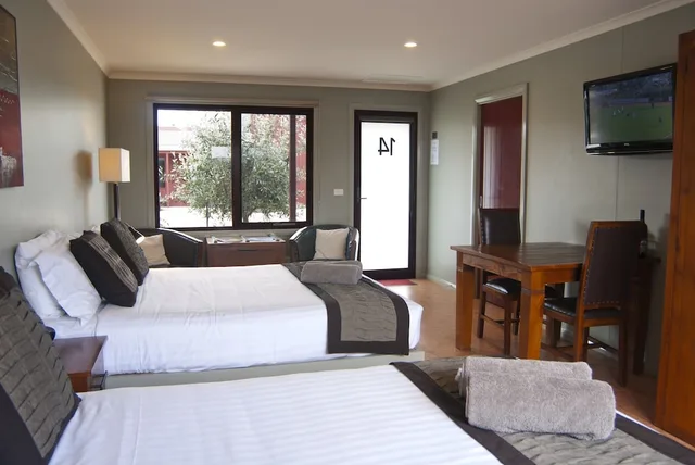 استوديو ديلوكس بسريرين كوين بشرفة، Bairnsdale Motel 1/2