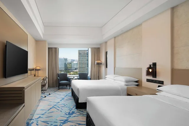 غرفة بسريرين مزدوجين، Renaissance Shanghai Caohejing Hotel 1/2