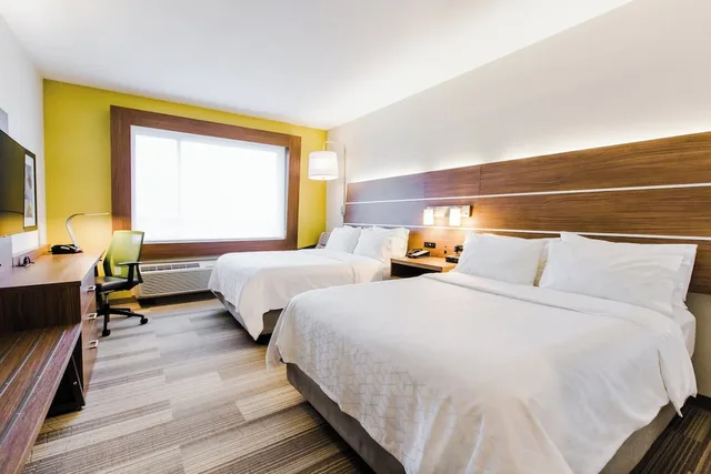 غرفة قياسية بسريرين كوين، HOLIDAY INN EXPRESS & SUITES WEST EDMONTON-MALL AREA 3/8