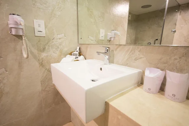 غرفة ديلوكس بسريرين مزدوجين، Ramada by Wyndham Colombo 5/7