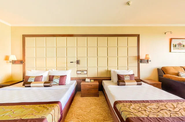 غرفة بريميوم ثلاثية بسرير كينج وسرير فردي، Sea Links Beach Hotel 2/3