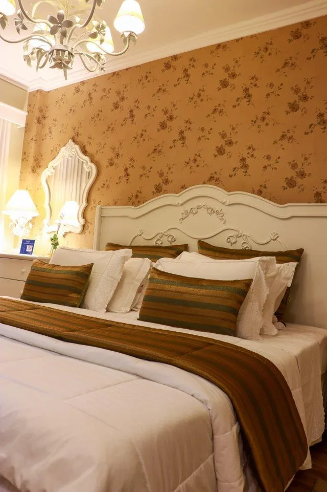 جناح، Hotel Bertoluci 6/8