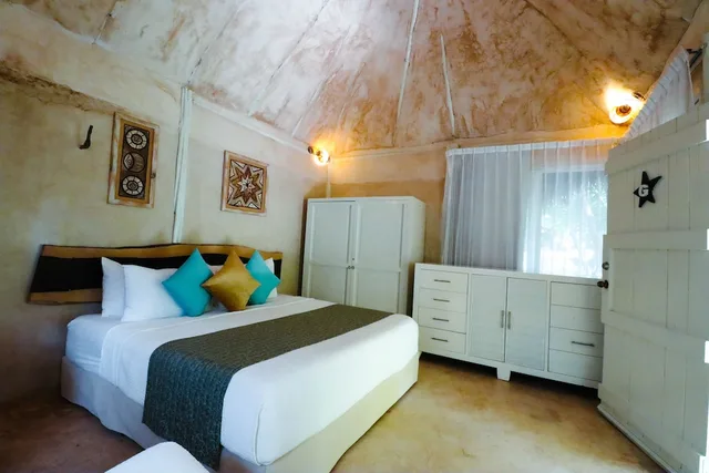 جناح بسرير كينج وسرير فردي بإطلالة على المسبح، Villa Las Estrellas 1/10