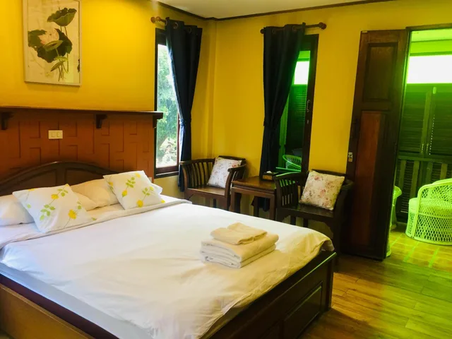 غرفة ديلوكس بسرير مزدوج بشرفة، Luang Chumni Village 3/4