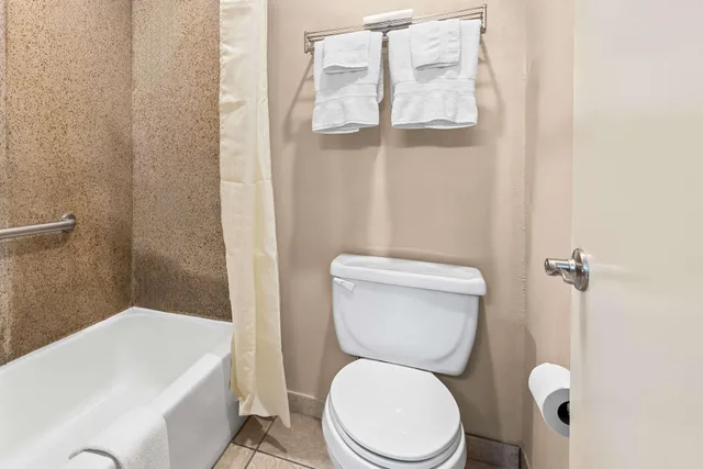 غرفة بسريرين منفصلين للمدخنين، Best Western Forest Inn 5/5