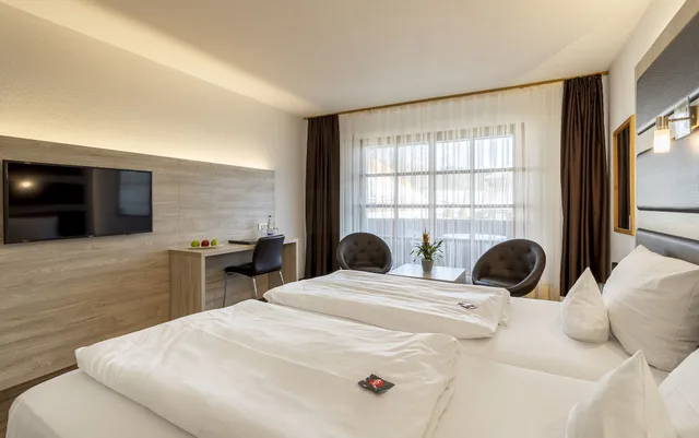 غرفة كومفورت بسرير كوين، ACHAT Hotel Waldkirchen 2/10