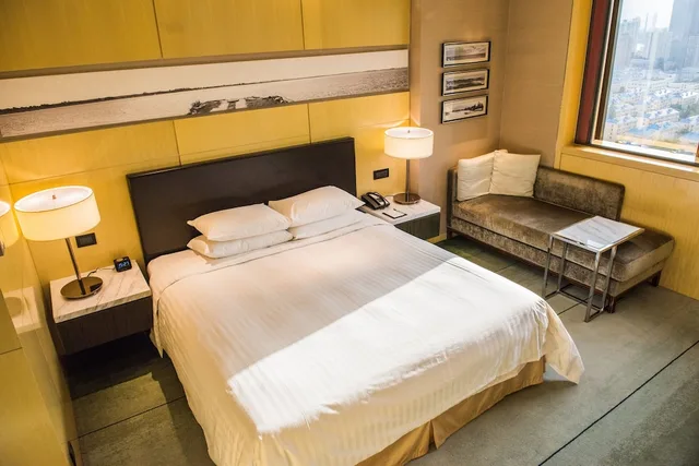 غرفة بريميير بسرير كينج، Courtyard Shanghai Pudong 3/5
