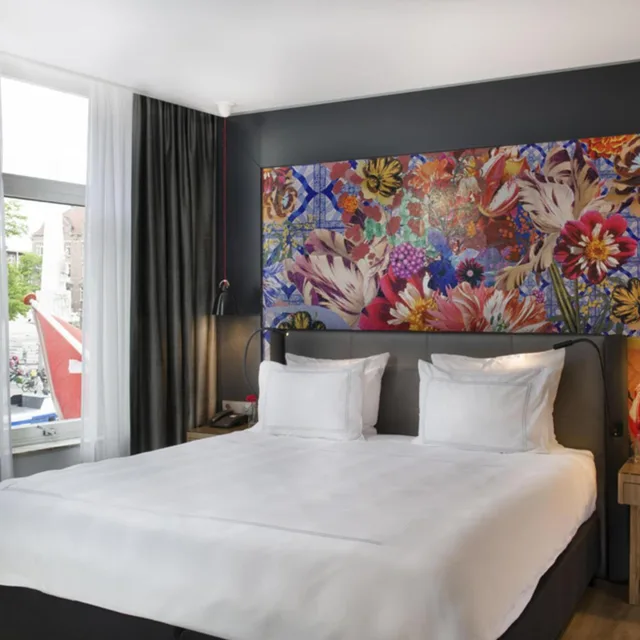 Signature City View Suite, Swissotel Amsterdam 6/11