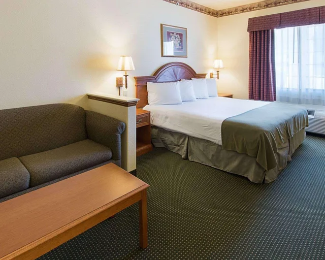 جناح بسرير كينج، Quality Inn & Suites Glen Rose 2/2