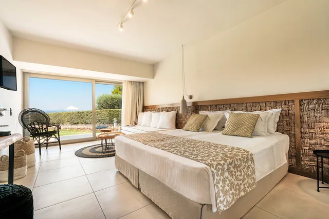 Premium, Bungalow, Queen Bed, Beach Front, 2 Sofa، Amaronda Resort Spa 2/6