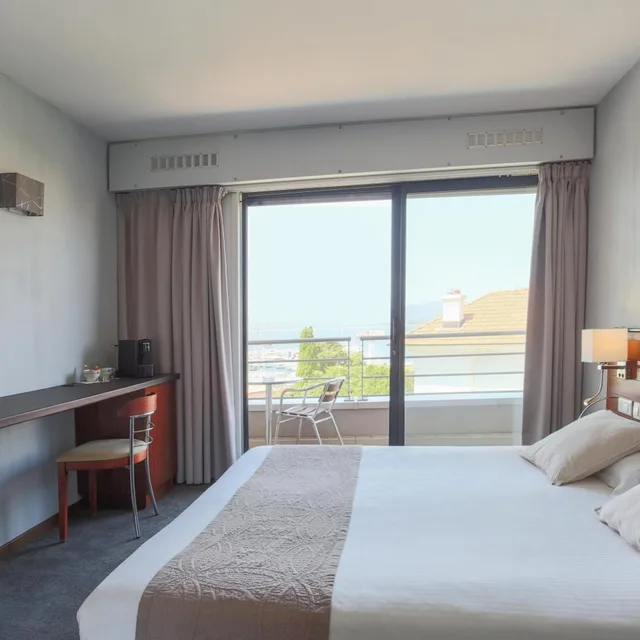 Comfort, Double or Twin Bed, Balcony or Terrace, Pool Access، Brise de Mer 3/10