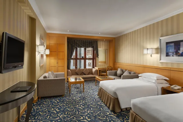 Deluxe, Suite, Twin Beds, Partial Haram View، فندق وابراج شركة مكة الفندقية(Makkah Towers) 2/3