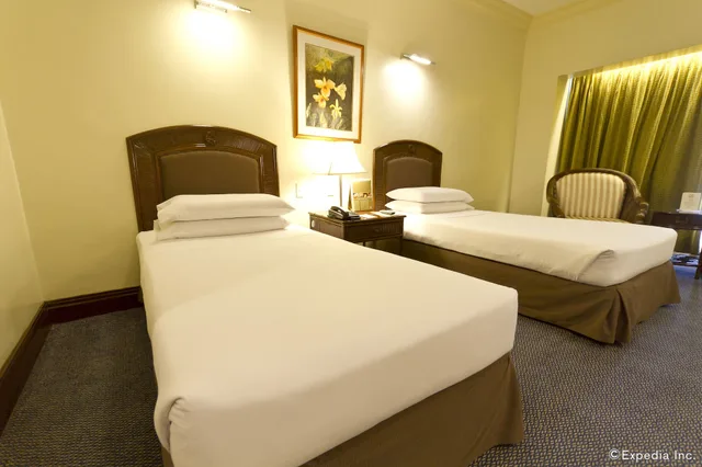 Superior, Waterfront Cebu City Hotel and Casino 4/10