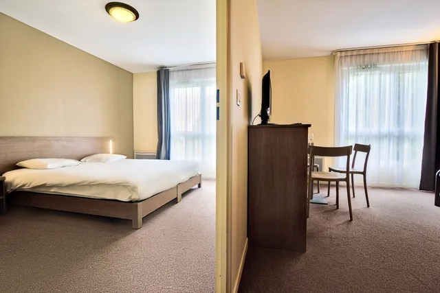 شقة بسريرين منفصلين بغرفتي نوم مع أريكة، Hotel Residence Zenitude Magny Les Hameaux Versailles 7/10