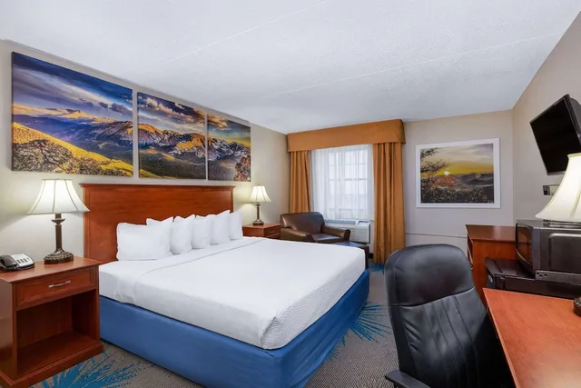 غرفة بسرير كوين، Days Inn By Wyndham Casper 2/4