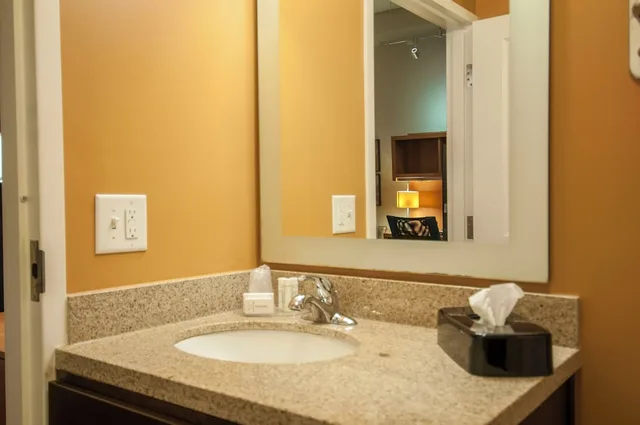 studio, 2 queen beds, Towneplace Suites Baton Rouge Gonzales 3/6