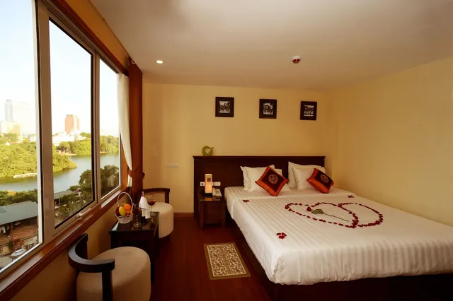 غرفة تنفيذية بسريرين منفصلين، CENTRE POINT HANOI HOTEL 5/10