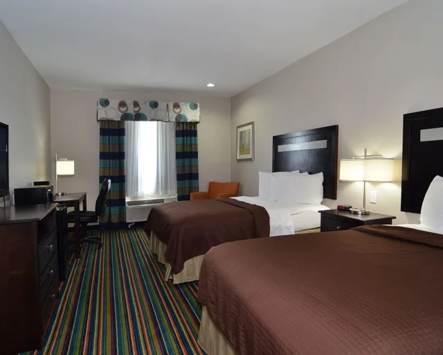 غرفة قياسية بسريرين مزدوجين، Quality Inn & Suites Kenedy - Karnes City 2/3