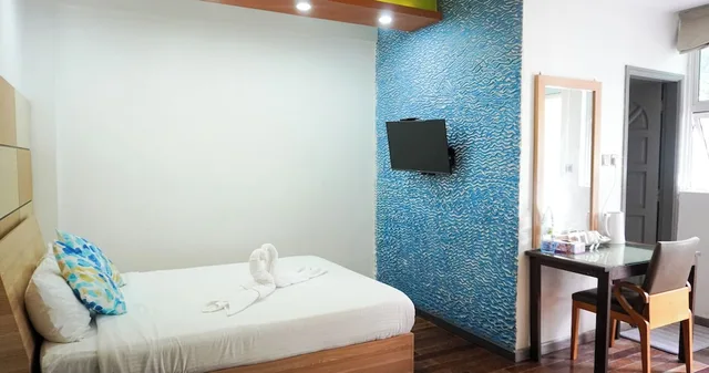 Ripple Beach Inn، Male 16/50