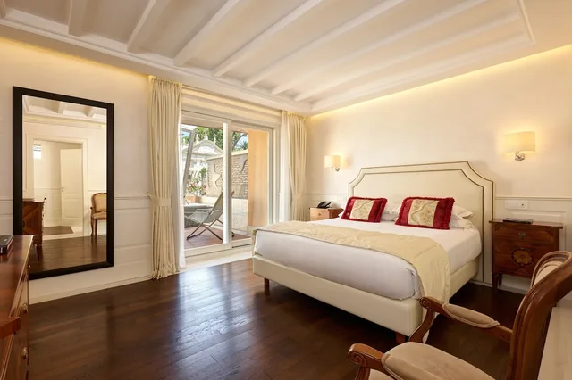 Sky, Suite, King Bed, 2 Sofa، Degli Artisti 1/3