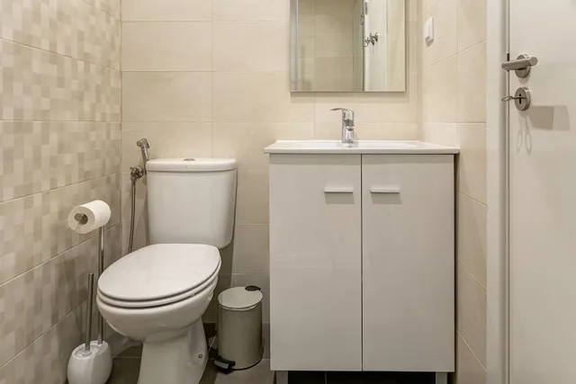 5 Bedrooms, Comfort, Apartment, 6 Beds, 3 Double Beds, Home Out Rooms and Apartments 8/10