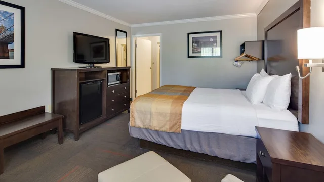 غرفة قياسية بسرير كوين لذوي الإعاقة، Best Western Clermont 1/5