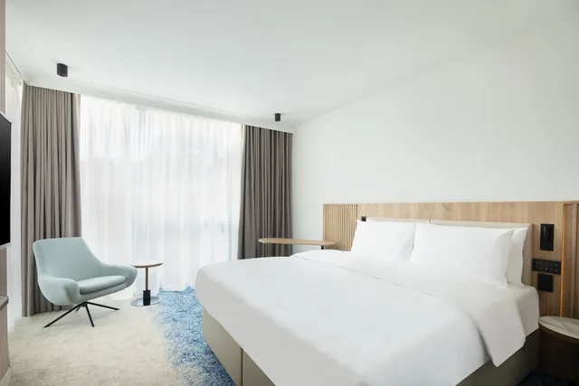 غرفة سوبيريور بسرير كينج، Courtyard By Marriott Cluj-Napoca Downtown 1/3