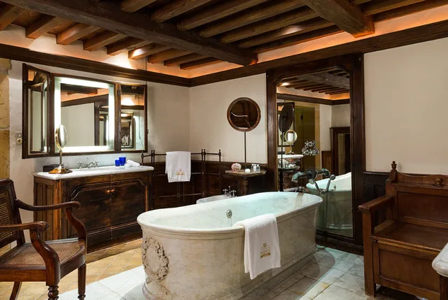 Castle, Superior, Suite, King Bed, Sofa، CHATEAU DE BAGNOLS 1/1