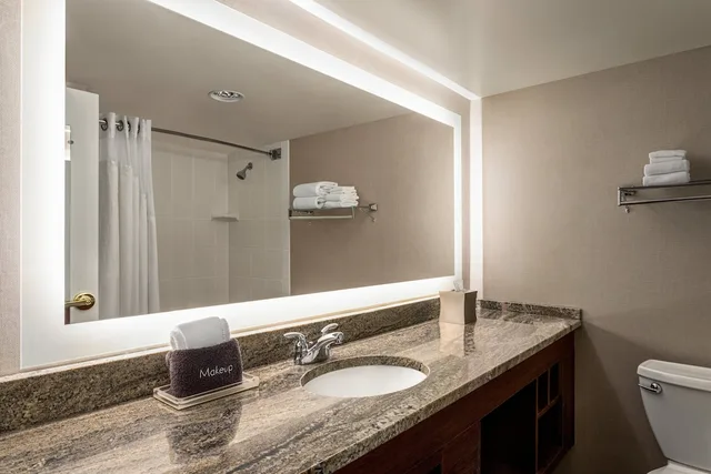 غرفة قياسية بسرير كوين، Holiday Inn Saratoga Springs 5/5