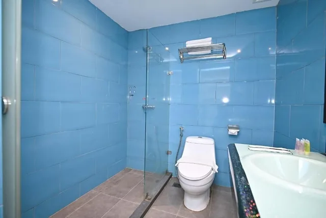 غرفة قياسية بسريرين منفصلين، Kingston Hotel 10 @ Bukit Jalil 5/6