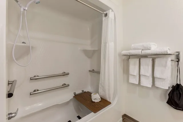 غرفة قياسية بسرير كوين لذوي الإعاقة، Best Western Plus Yuma Foothills Inn & Suites 7/7