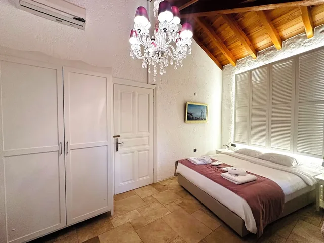 غرفة قياسية بسرير كوين بإطلالة على المسبح، La Grenadine Hotel 2/8